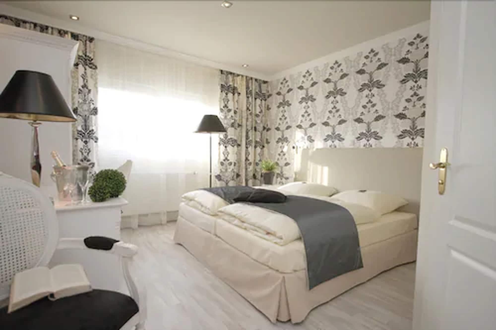 Arthotel Ana Residence BRE Room photo